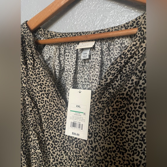 Cheetah Print V-Neck Bishop Sleeve Dress - Picture 4 of 7